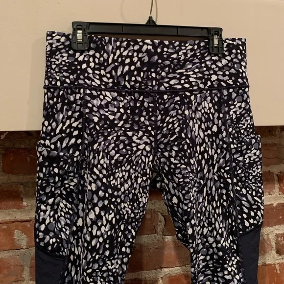 Athleta All In Crop Legging | Womens Large - Picture 4 of 12
